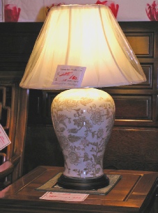 round jar lamp with floral decoration including shade - sale round jar lamp with floral decoration including shade - sale